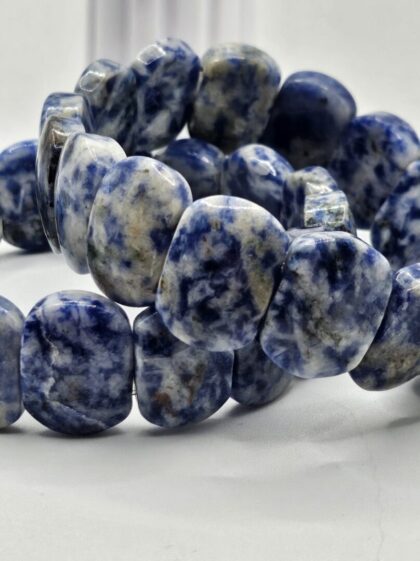 Sodalite náramok